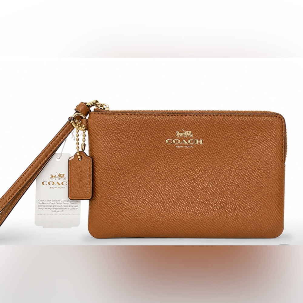 COACH NWT Pebbled Leather Corner Zip Wristlet Wallet Clutch Gold Detailing